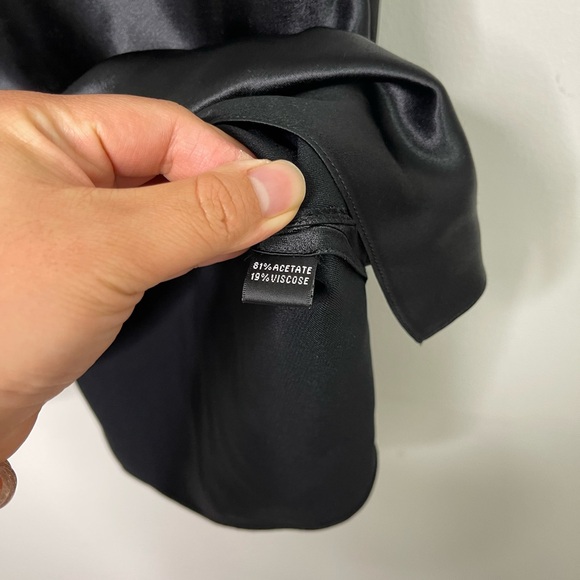 Ellen Tracy Black Satin Cowl Neck Elegant Bell Sleeves Tunic Blouse Festive 22 - Picture 8 of 12